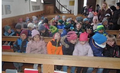 26 Kindergarten_Osterfeier.jpg