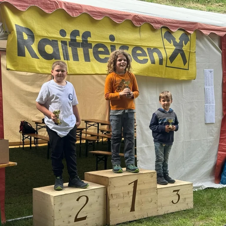 Mitte Eliah, rechts Philipp