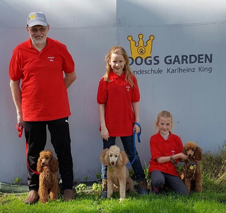 King Karlheinz, Annika, Helena