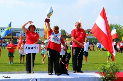 WUSV Universalweltmeisterin 2015 -         WUSV Universalmannschaftsweltmeisterin 2015 - Alexandra Staudacher-Madlener mit Inci vom Waisagrund