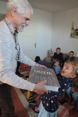 HP_Büchereibesuch_GR1_4.jpg