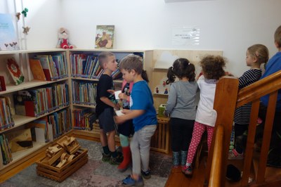 HP_Büchereibesuch_GR2_4.jpg