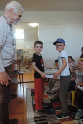 HP_Büchereibesuch_GR3_3.jpg