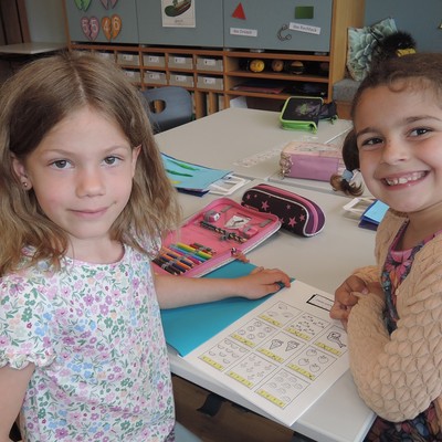 Kindergärtlerinnen und Kindergärtler zu Besuch in der Volksschule