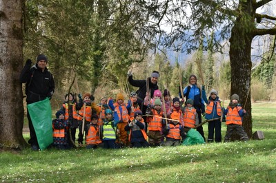 Landschaftsreinigung – Die Kindergartenkinder packten an! Landschaftsreinigung – Die Kindergartenkinder packten an!