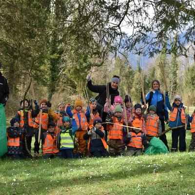 Landschaftsreinigung – Die Kindergartenkinder packten an!