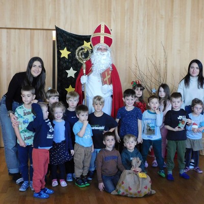 Der Nikolaus auf Besuch im Kindergarten