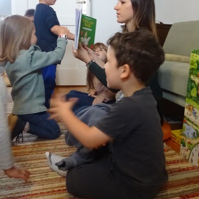 Füchslegruppe zu Besuch in der Bibliothek