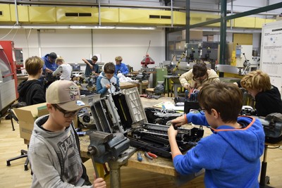 Roboterbau - Upcycling Workshop & Hebocon Wettbewerb