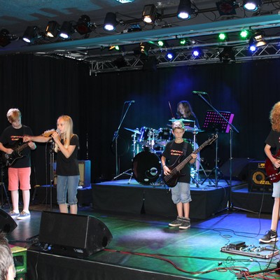 Forward Control beim Benefizkonzert „Namaste Nepal“
