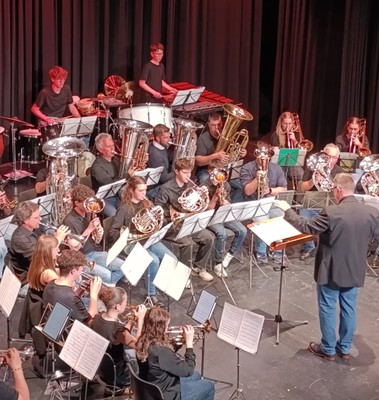 "Winds in concert" begeistern im Vinomnasaal