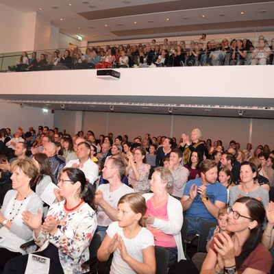 19 Jahreskonzert Publikum1.JPG