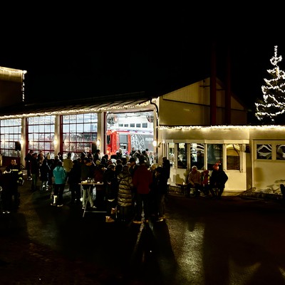 Adventfenster Öffnung und Einschaltfest