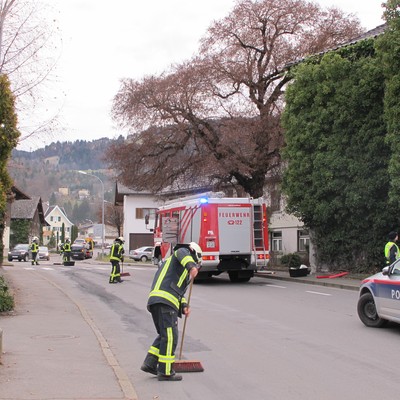 Einsatz 12-2016: f2 röthis rautenastraße abzweigung viktorsberg - bindemittel nach v.u. wird benötigt