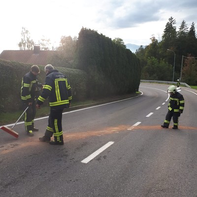 Einsatz 07-2019: t1 RÖTHIS REBHALDE L70 - VIKTORSBERGER STRAßE ölspur