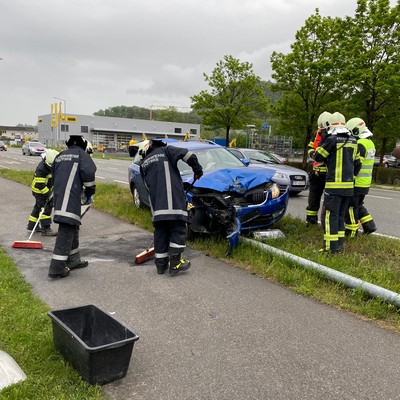 Einsatz 08-2020: t1,r1 röthis interpark focus [V.U. mit Verletzten] PKW gegen Laterne > näheres nicht bekannt