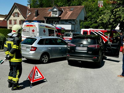 Einsatz 06 - 2025: r1,t2 Austraße - [V.U.] PKW vs. PKW