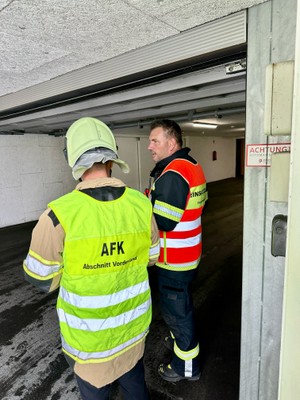 Einsatz 08: t6 Röthis Alte Landstraße xy in der Tiefgarage [UNKLARE GERUCHSWAHRNEHMUNG] fragl. Jauche/Schwefel