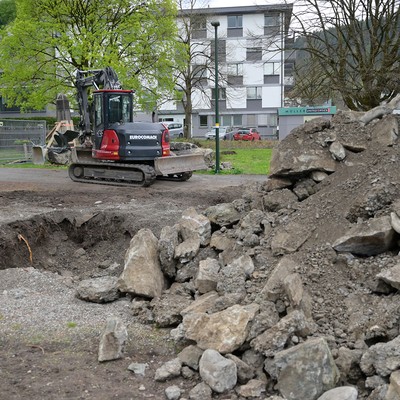 Arbeiten für Vorplatz bei Häusle-Villa haben begonnen