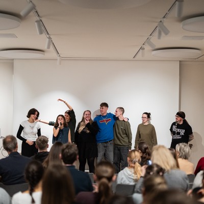 Gut besuchte „Open Stage“ in der Stickerei