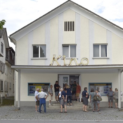 inegüxla ins Alte Kino