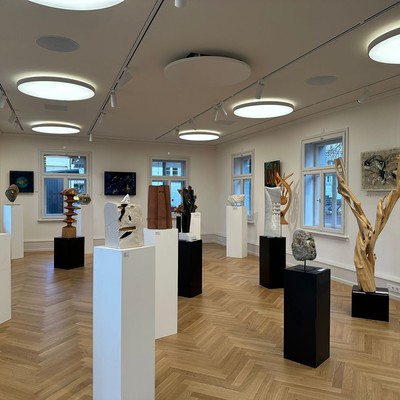 Kunstwerk-Verlosung für guten Zweck in der Stickerei Rankweil