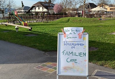 Offenes Familiencafé auf dem Spielplatz Offenes Familiencafé auf dem Spielplatz