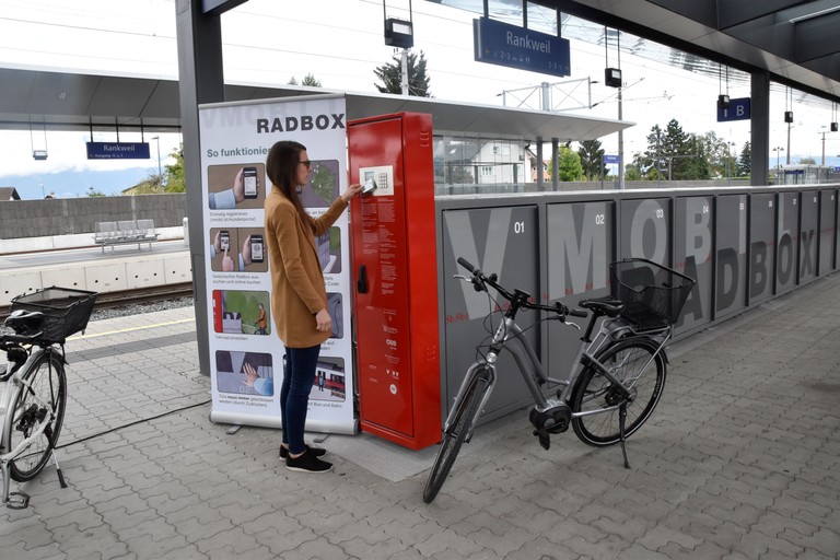 Die Radboxen am Bahnhof können im Rahmen der VMOBIL Woche einen Tag kostenlos genutzt werden. © Dietmar Mathis