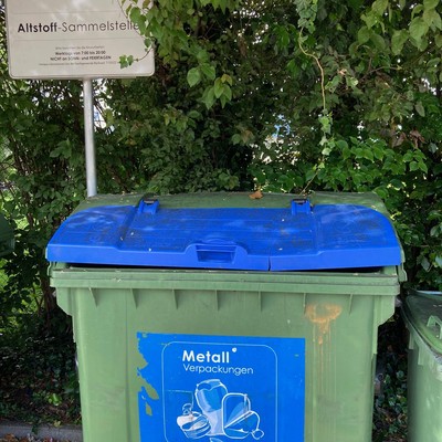 Einwurfzeiten bei Altstoffsammelstellen beachten