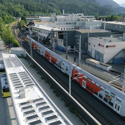 Grüner Strom vom Bahnhofsdach