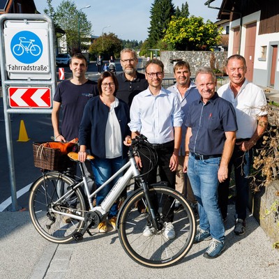 „Bahn frei“ für Radfahrer*innen auf der Montfortstraße
