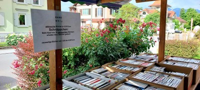 Bücherflohmarkt (3).jpg