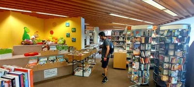 Bücherflohmarkt (5).jpg