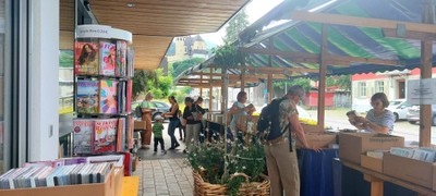 Bücherflohmarkt (8).jpg
