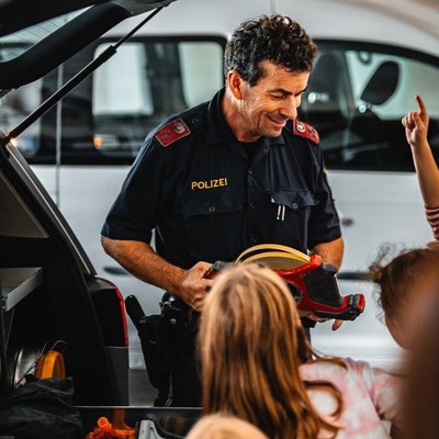 Inegüxla bei der Gemeindepolizei