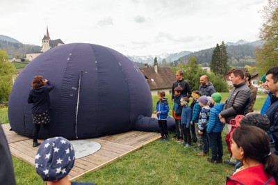 Pop Up Planetarium © Lisa Mathis (8).jpg