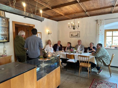 lange tafel mesnerstüble © anna wally (1).jpeg