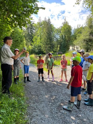 wasserexkursion an der frutz © hanna tierroniemi (6).jpeg