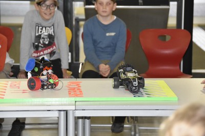 Roboterbau - Upcycling (13) © Norbert Preg