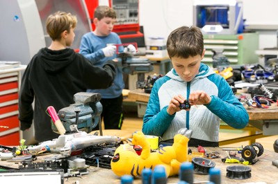 Roboterbau - Upcycling (15) © Dietmar Mathis