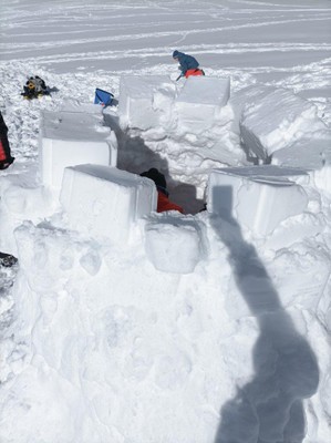 Iglu bauen Laterns (2).jpg