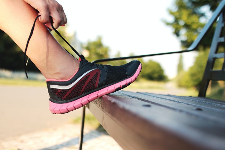 Sportschuhe © Foto von JESHOOTS/Pexels
