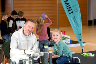 02 Mit Vätern unterwegs © Dietmar Mathis.JPG