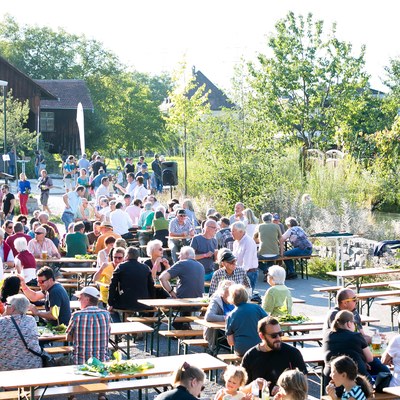 03 Mühlbach Festgäste © Mathis Fotografie.jpg