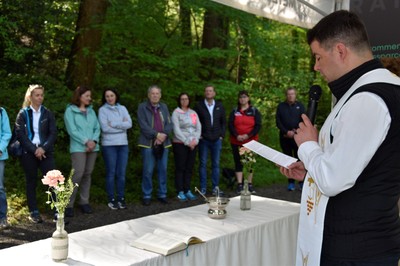 05 Segnung durch Pfarrer Paul Nicualesi © MG Rankweil.jpg