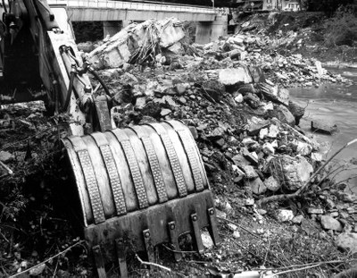 1976 wurde die heutige „Sulner-Brücke“ fertiggestellt.jpg