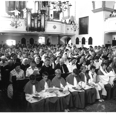 Andrang beim Festgottesdienst zur Erhebung der Liebfrauenkirche zur Basilika durch den päpstlichen Nuntius Erzbischof Michele Cecchini.