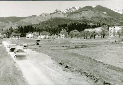 Die Vorderlandstraße wurde ausgebaut und erschlosssen © Fotoarchiv Herbert Rauch.jpg