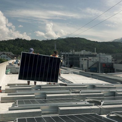 Solarstrom am Bahnhof © ÖBBSailorbrothers (3).jpg