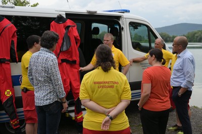 Übergabe Ausrüstung Wasserrettung_Bgm Wöß-Krall_Bgm Gohm_Bgm Rädler © Stadt Feldkirch (42)-min.JPG
